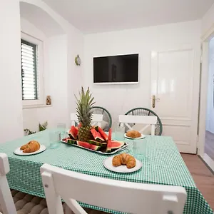 Apartment Slavuj Square, Split
